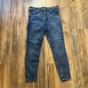 Gap High Rise Universal Legging